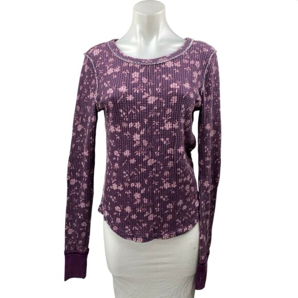 Free People Pretty Little Thermal Purple Floral Long Sleeve Sweater Top Size XS - Picture 1 of 3